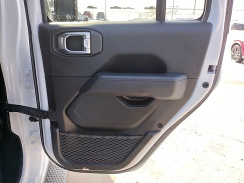 Used 2021 Jeep Wrangler Unlimited Sahara image 19