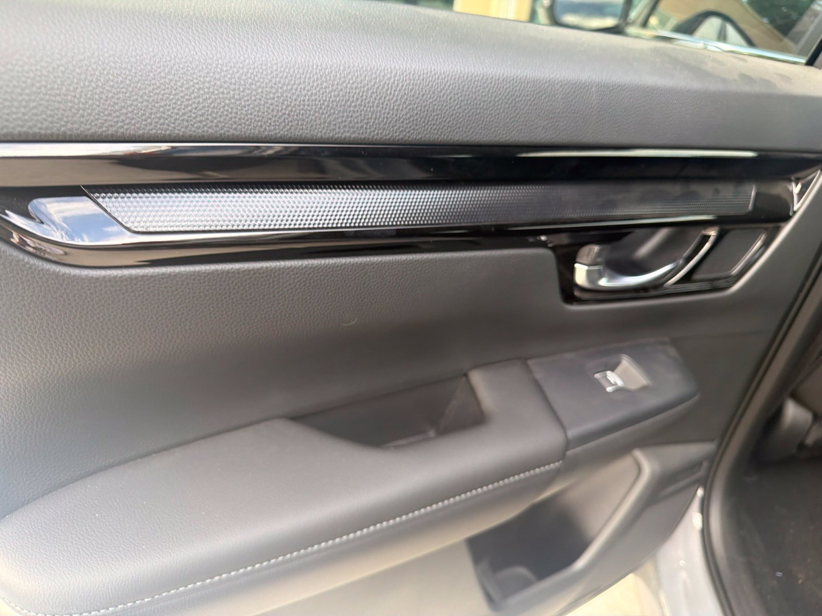 Used 2026 Honda CR-V EX-L image 11
