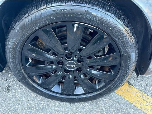 Used 2018 MINI Cooper Countryman w/ Premium Package image 31