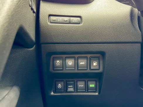 Used 2019 Nissan Rogue SL w/ Premium Package image 19