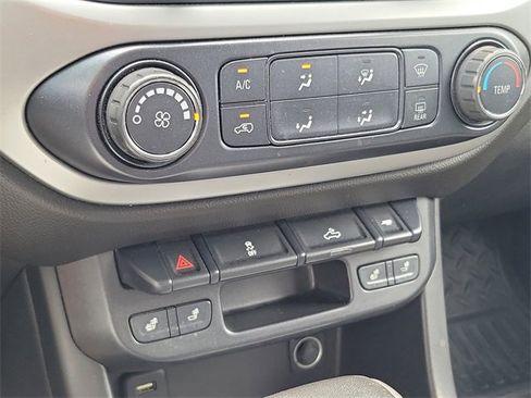 Used 2018 Chevrolet Colorado LT w/ LT Convenience Package image 27