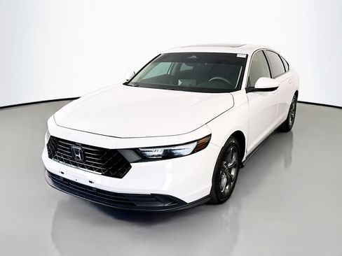 Used 2023 Honda Accord EX image 4