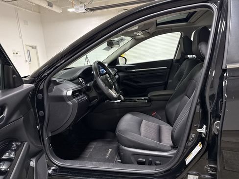 Used 2023 Nissan Altima 2.5 SV w/ SV Premium Package FWD image 21