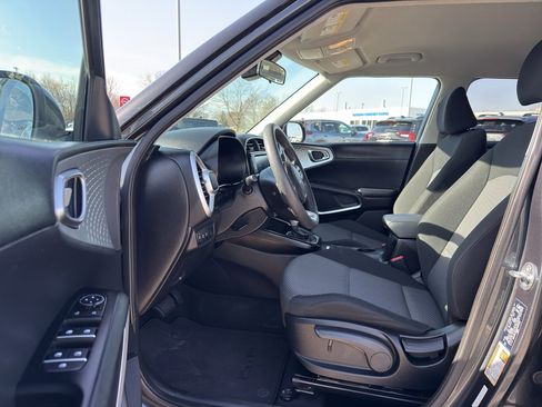 Used 2024 Kia Soul LX w/ Option Group 015 image 10