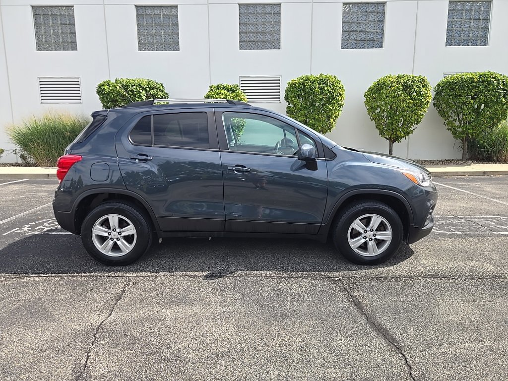 Used 2021 Chevrolet Trax LT w/ LT Convenience Package AWD/4WD image 9