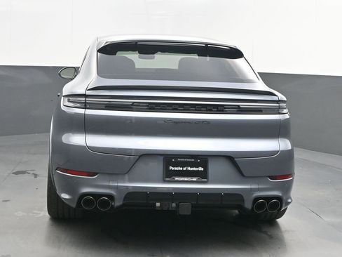 New 2026 Porsche Cayenne GTS image 6