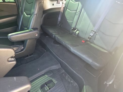 Used 2017 Cadillac Escalade ESV Platinum image 34