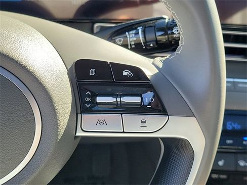 Used 2024 Hyundai Elantra SEL w/ Convenience Package image 6