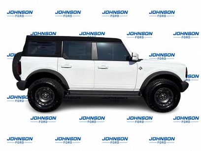 New 2025 Ford Bronco Outer Banks w/ Sasquatch Package