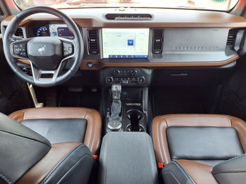 Used 2024 Ford Bronco Outer Banks w/ Sasquatch Package AWD/4WD image 10