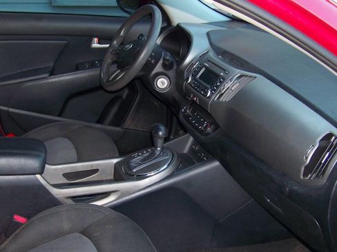 Used 2015 Kia Sportage LX image 7