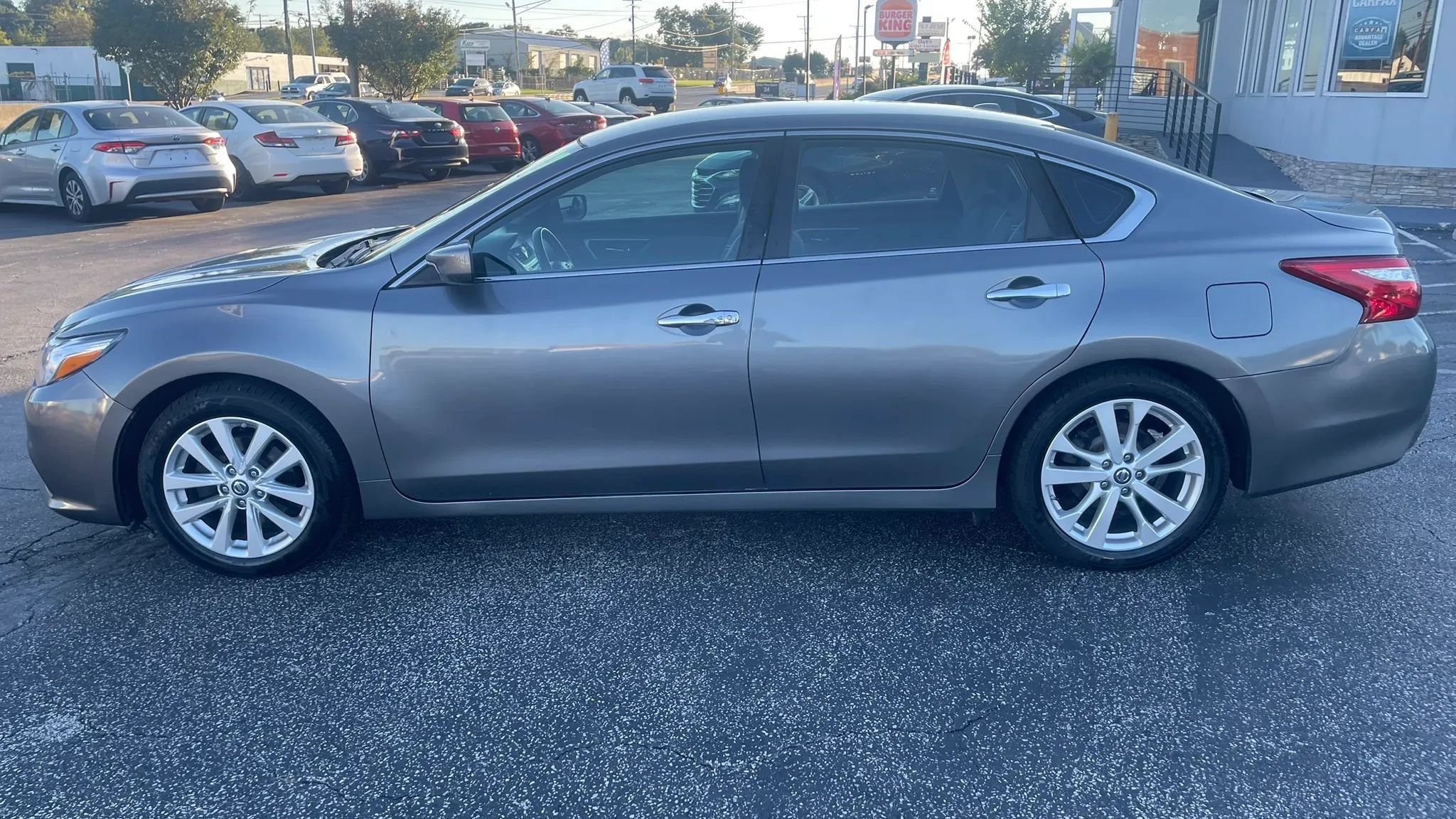 Used 2017 Nissan Altima 2.5 SV FWD image 8