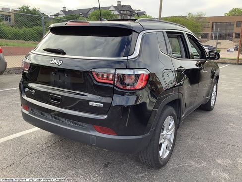 Used 2022 Jeep Compass Latitude w/ Sun and Sound Group image 4