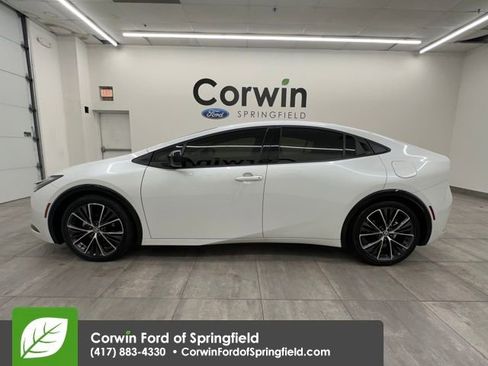 Used 2024 Toyota Prius XLE image 2