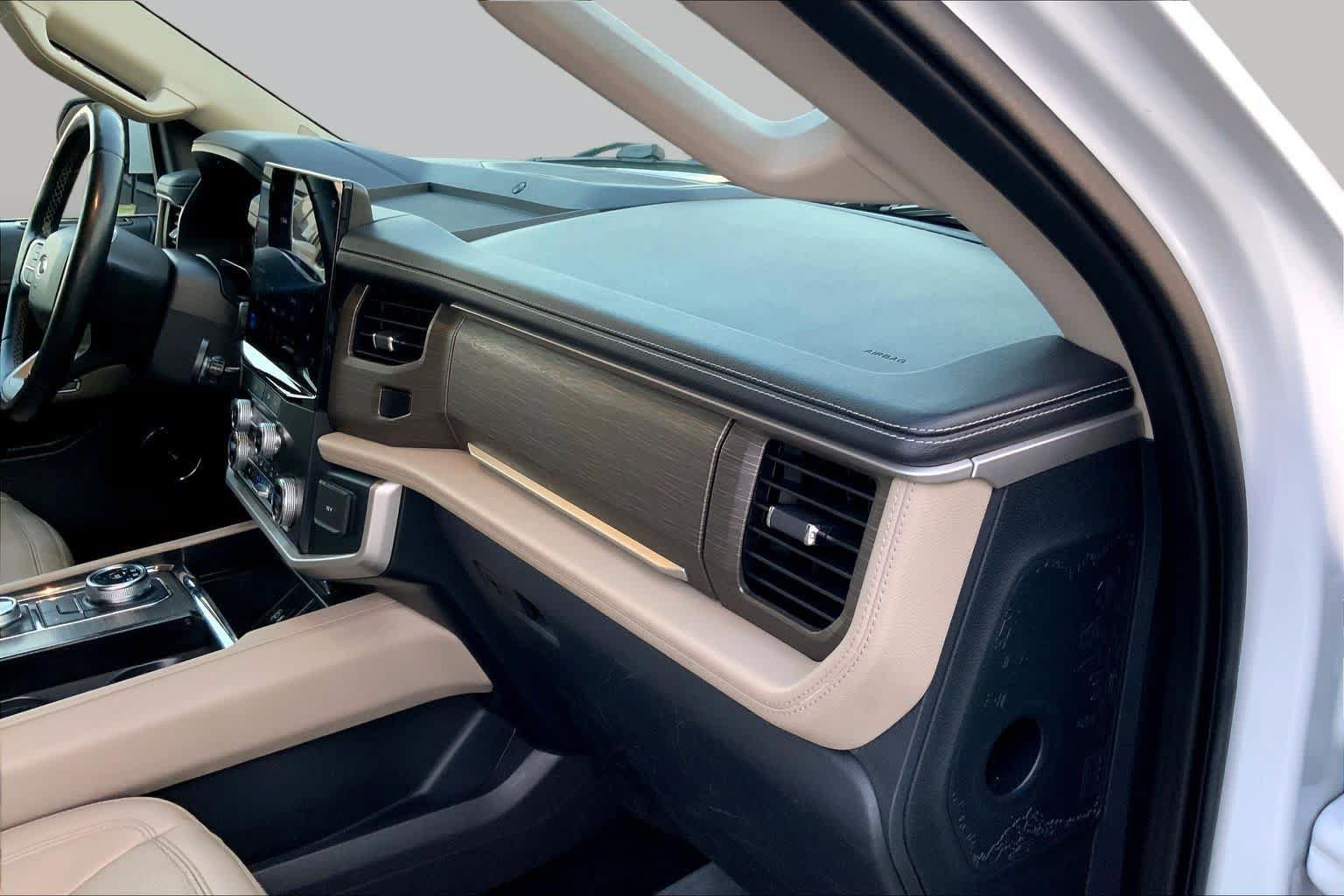 Used 2022 Ford Expedition Max Limited AWD/4WD image 19