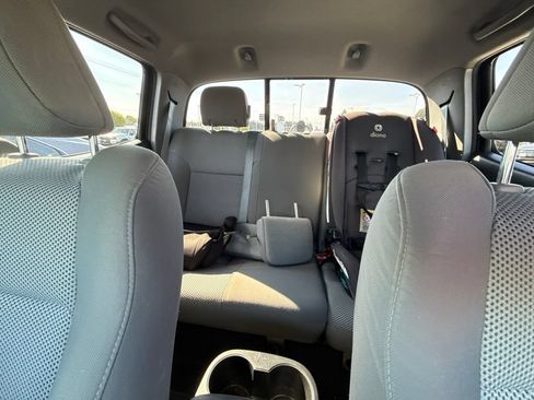 Used 2015 Toyota Tacoma 4x4 Double Cab w/ TRD Sport Package image 10