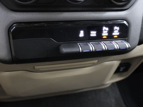 Used 2020 RAM 1500 Big Horn AWD/4WD image 46