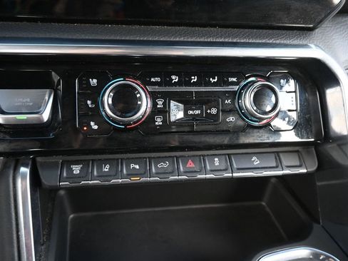 Used 2024 GMC Sierra 3500 Denali w/ Denali Reserve Package image 42