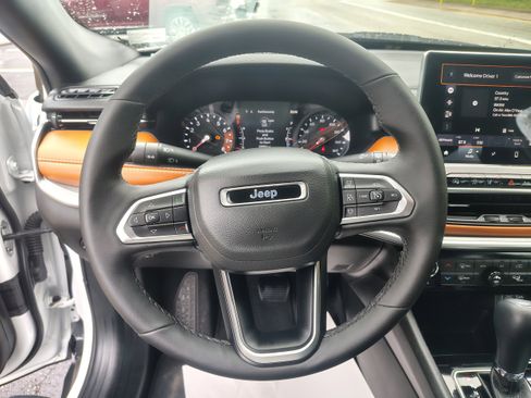 Certified 2025 Jeep Compass Limited AWD/4WD image 29