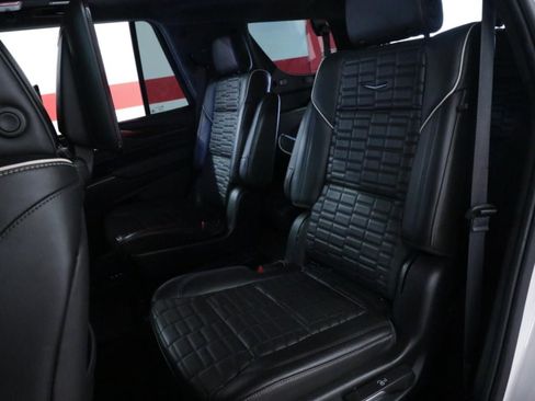 Used 2023 Cadillac Escalade Sport Platinum w/ LPO, ONYX Package AWD/4WD image 10
