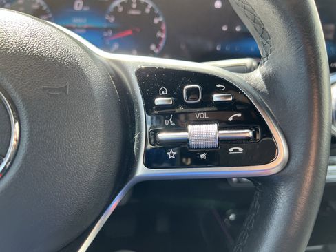 Used 2022 Mercedes-Benz GLB 250 image 20