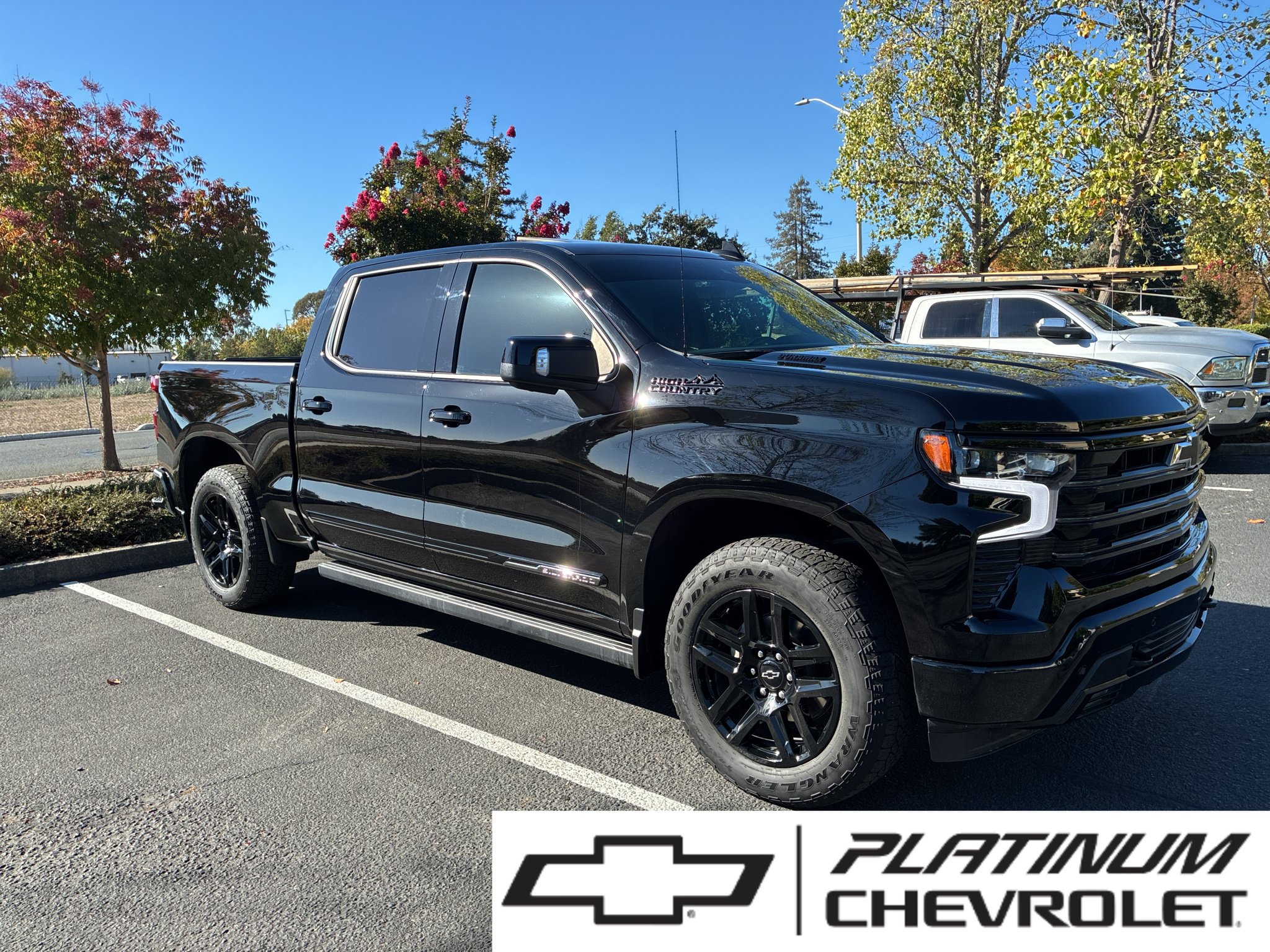 Used 2024 Chevrolet Silverado 1500 High Country w/ Midnight Edition AWD/4WD image 1