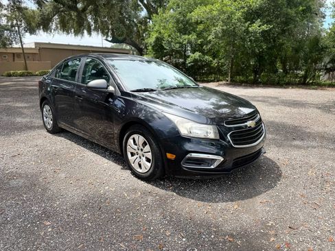 Used 2015 Chevrolet Cruze LS FWD image 3