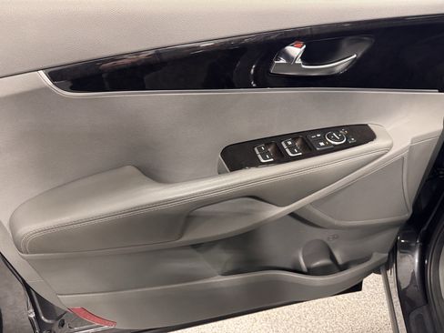 Used 2016 Kia Sorento EX image 22