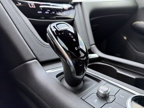 Used 2025 Cadillac XT6 Luxury FWD image 27