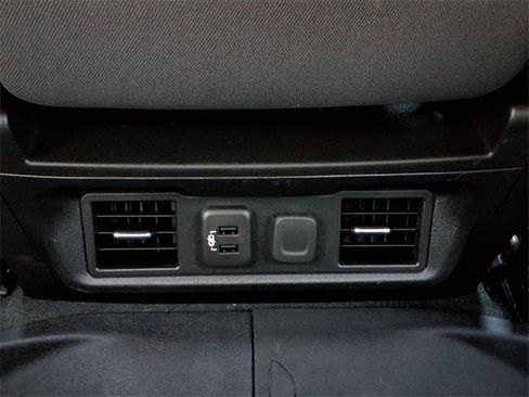 Used 2021 Chevrolet Silverado 1500 RST image 11