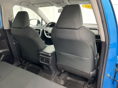 Used 2020 Toyota RAV4 LE image 41