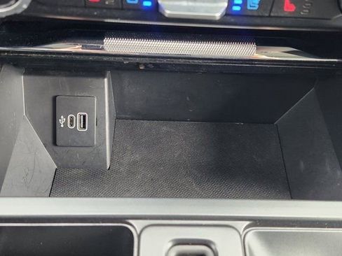 Used 2025 Ford F150 Lariat w/ Equipment Group 501A Mid image 23