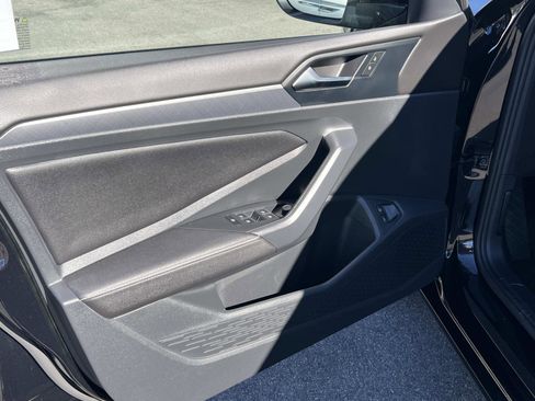 Certified 2024 Volkswagen Jetta SE w/ Panoramic Sunroof Package image 6