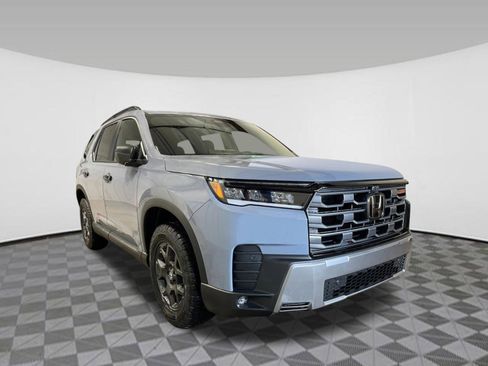 New 2026 Honda Pilot TrailSport image 9