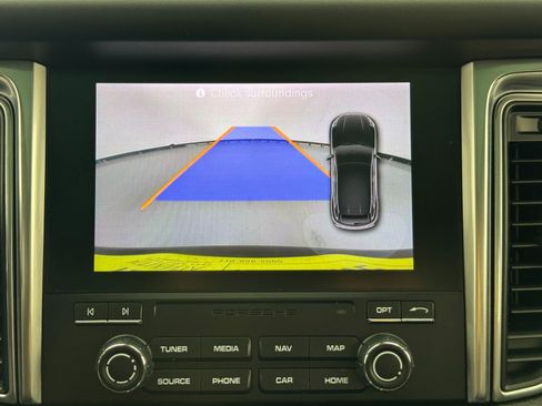 Used 2018 Porsche Macan image 25