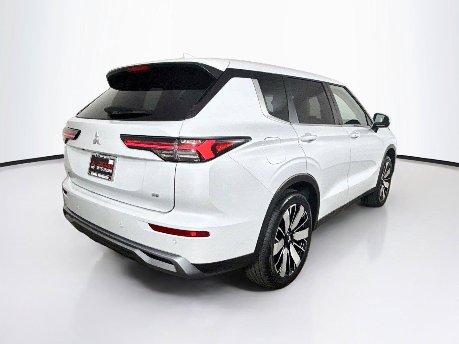 New 2026 Mitsubishi Outlander SE FWD image 5