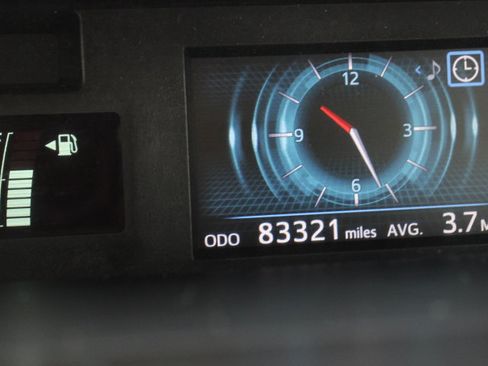 Used 2017 Toyota Prius V Five image 30