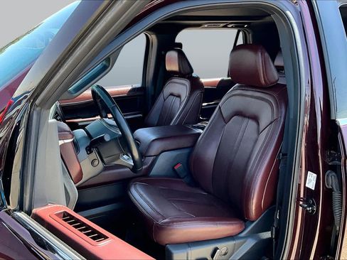 Used 2023 Ford Expedition Limited AWD/4WD image 8