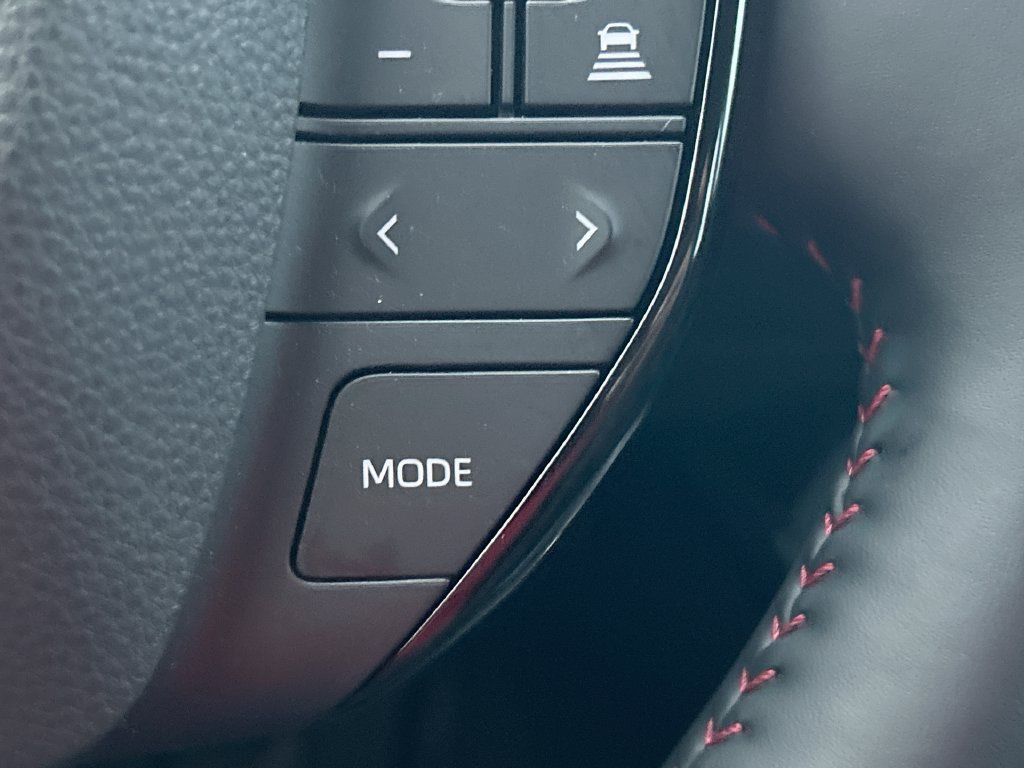 Certified 2025 Toyota Prius Plug-In Hybrid FWD image 17