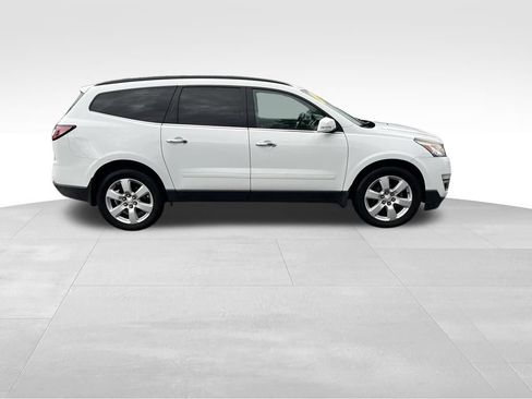 Used 2017 Chevrolet Traverse LT w/ Style and Technology Package AWD/4WD image 8