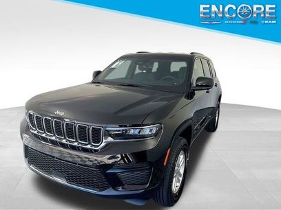New 2025 Jeep Grand Cherokee Laredo