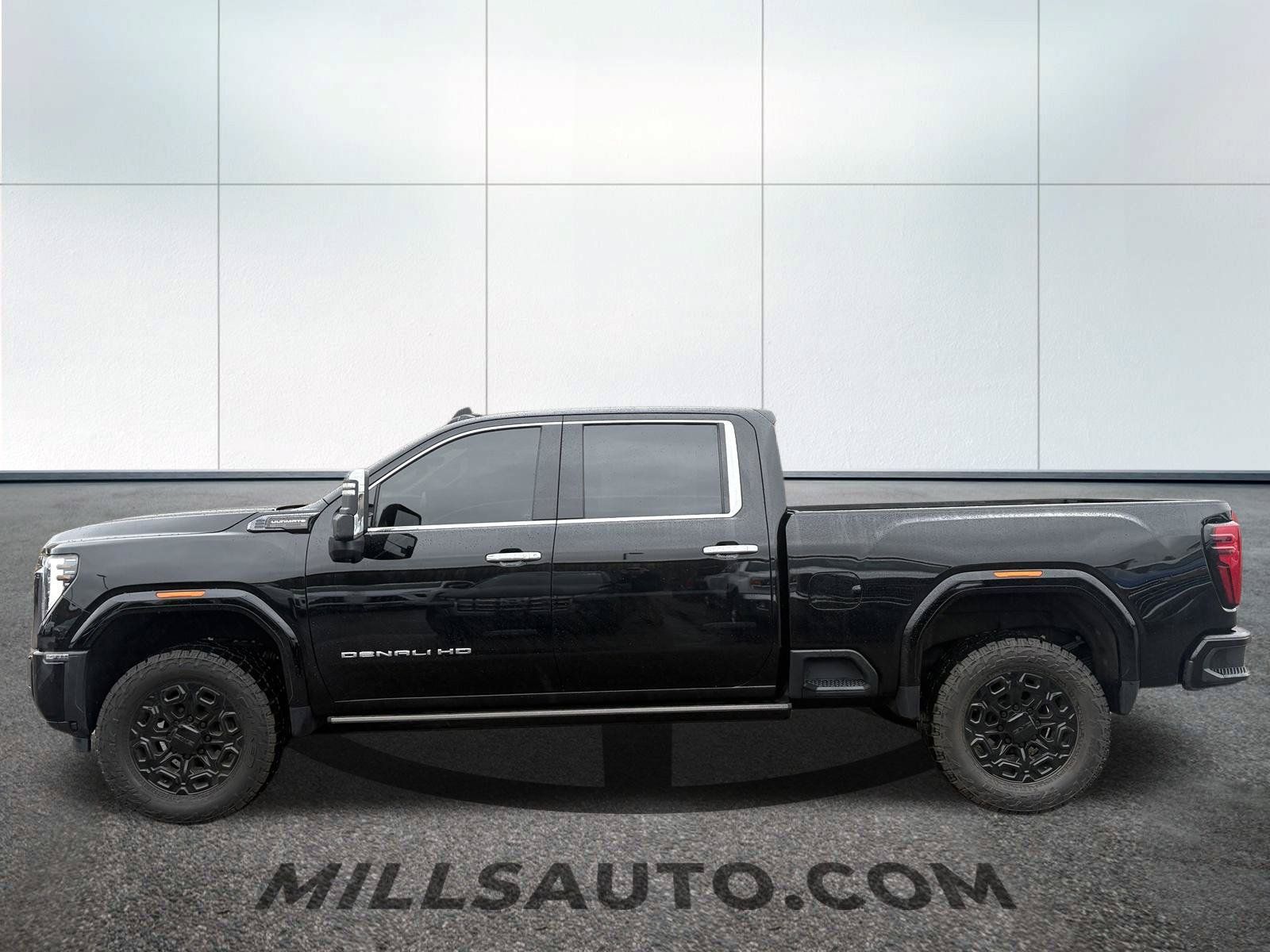 Used 2024 GMC Sierra 3500 Denali Ultimate AWD/4WD image 10