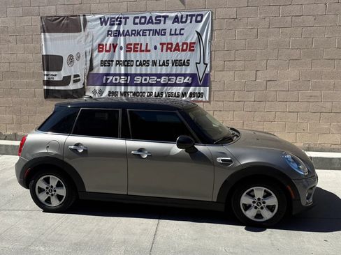 Used 2017 MINI Cooper 4-Door Hardtop FWD image 3