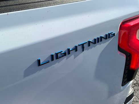 New 2025 Ford F150 Lightning Flash AWD/4WD image 15