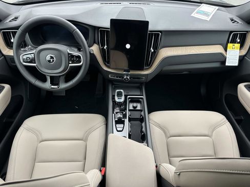New 2026 Volvo XC60 B5 Core w/ Climate Package image 7