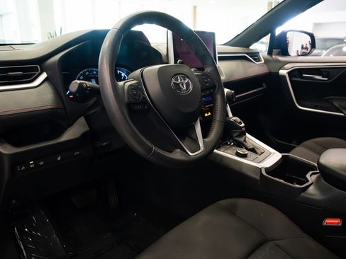 Used 2024 Toyota RAV4 SE w/ Weather & Moonroof Package AWD/4WD image 17