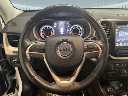 Used 2015 Jeep Cherokee Limited image 10