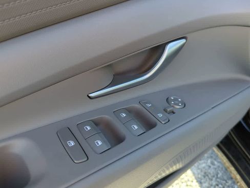 New 2026 Hyundai Elantra SE image 17