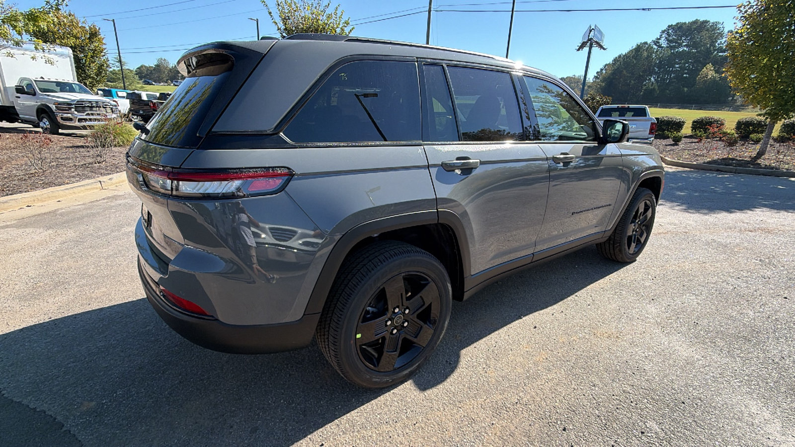 New 2027 Jeep Grand Cherokee Laredo X AWD/4WD image 8
