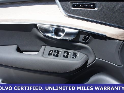 New 2025 Volvo XC90 B6 Core w/ Climate Package image 19